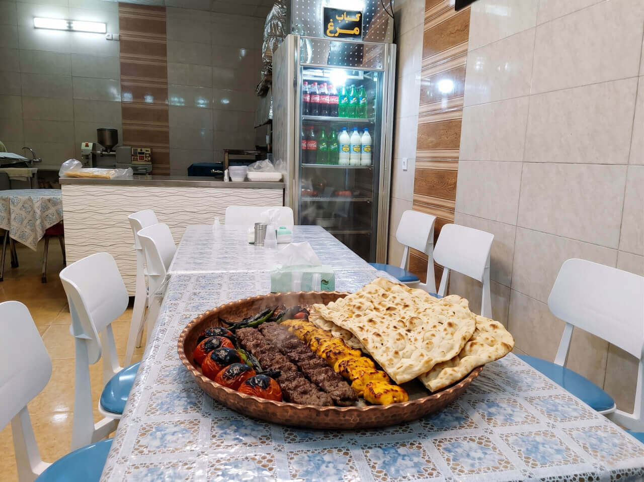 محیط رستوران سنتی کاشان کباب سرای ابوالفضل علیپور